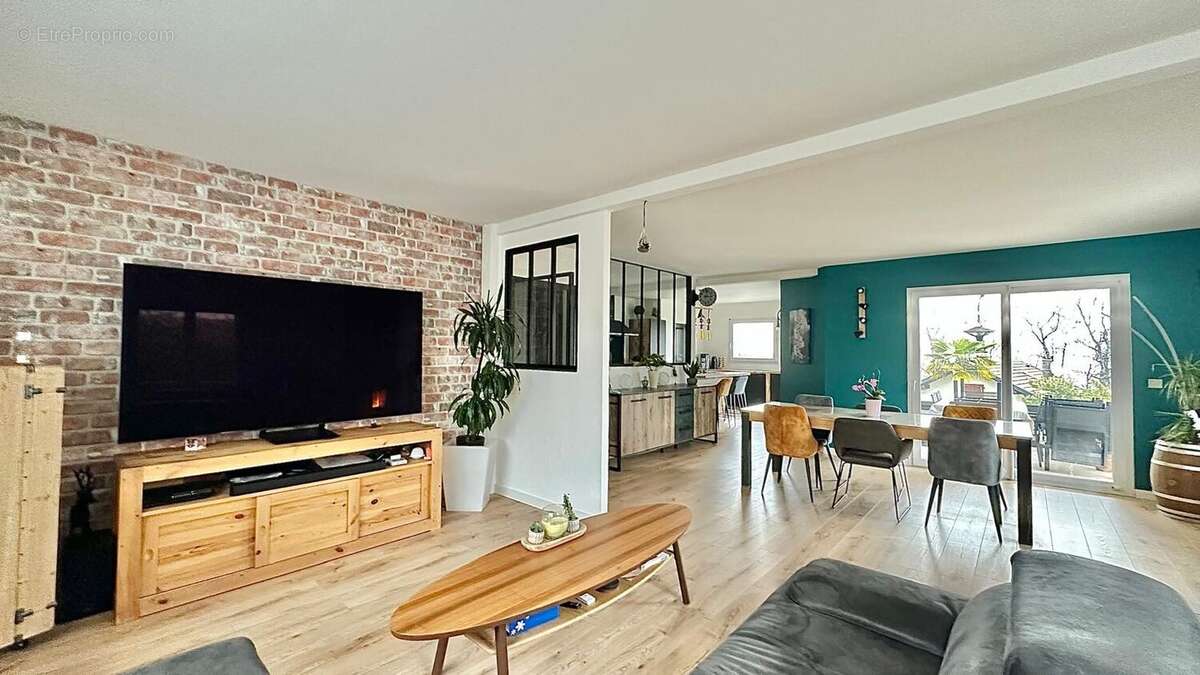 Maison 231 m² à Etaux  - photo 3