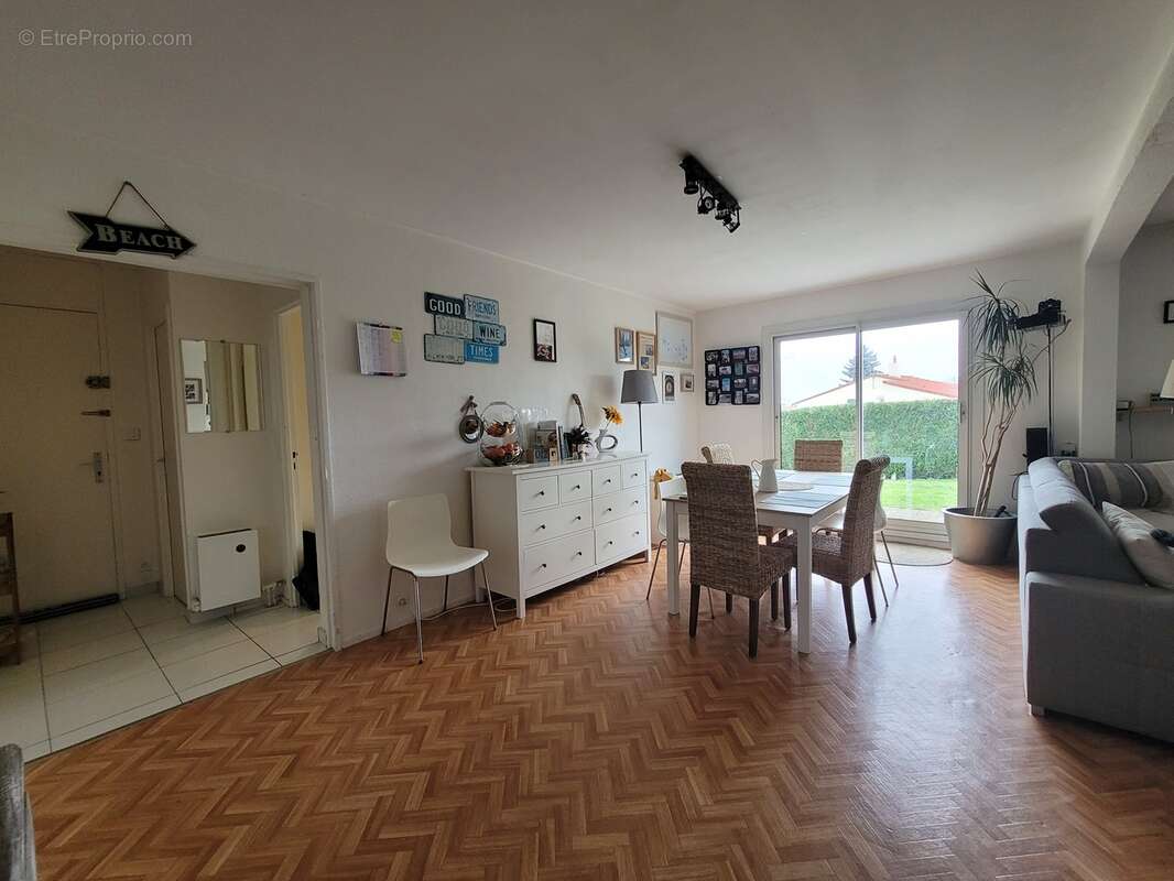 Maison à CONDAT-SUR-VIENNE