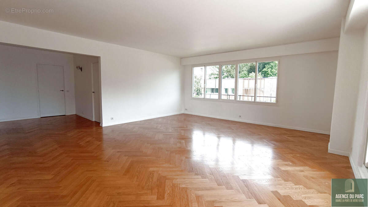 Appartement à VILLE-D'AVRAY