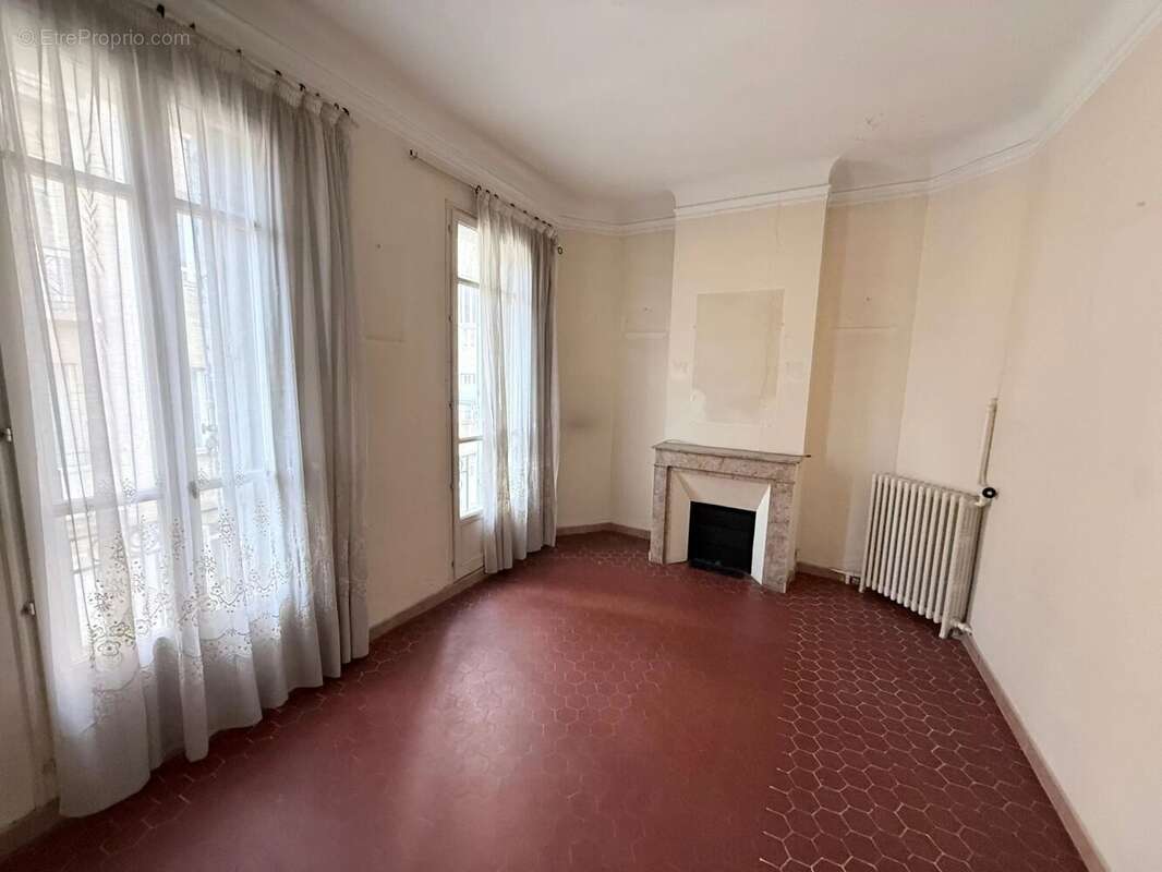 Appartement à MARSEILLE-6E
