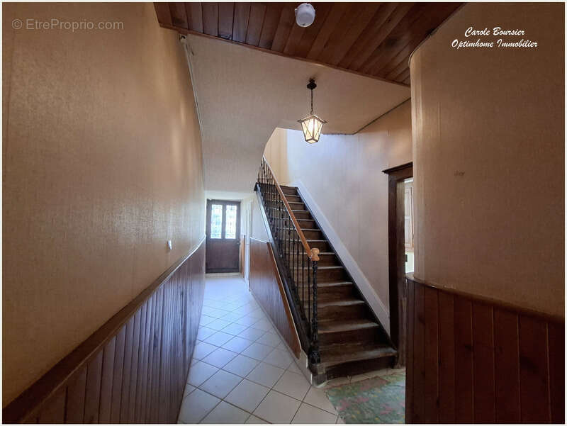 Maison à NEUFCHATEAU