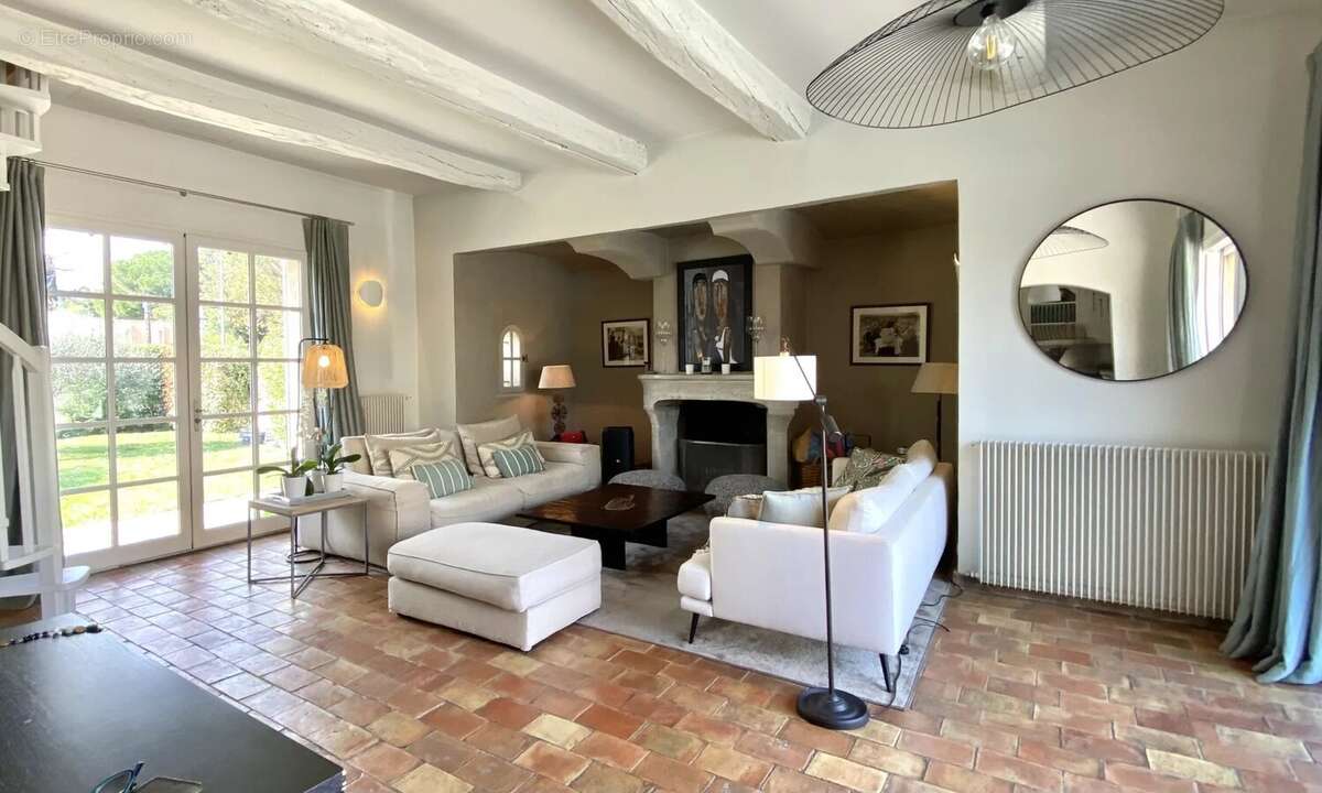 Maison à MANDELIEU-LA-NAPOULE