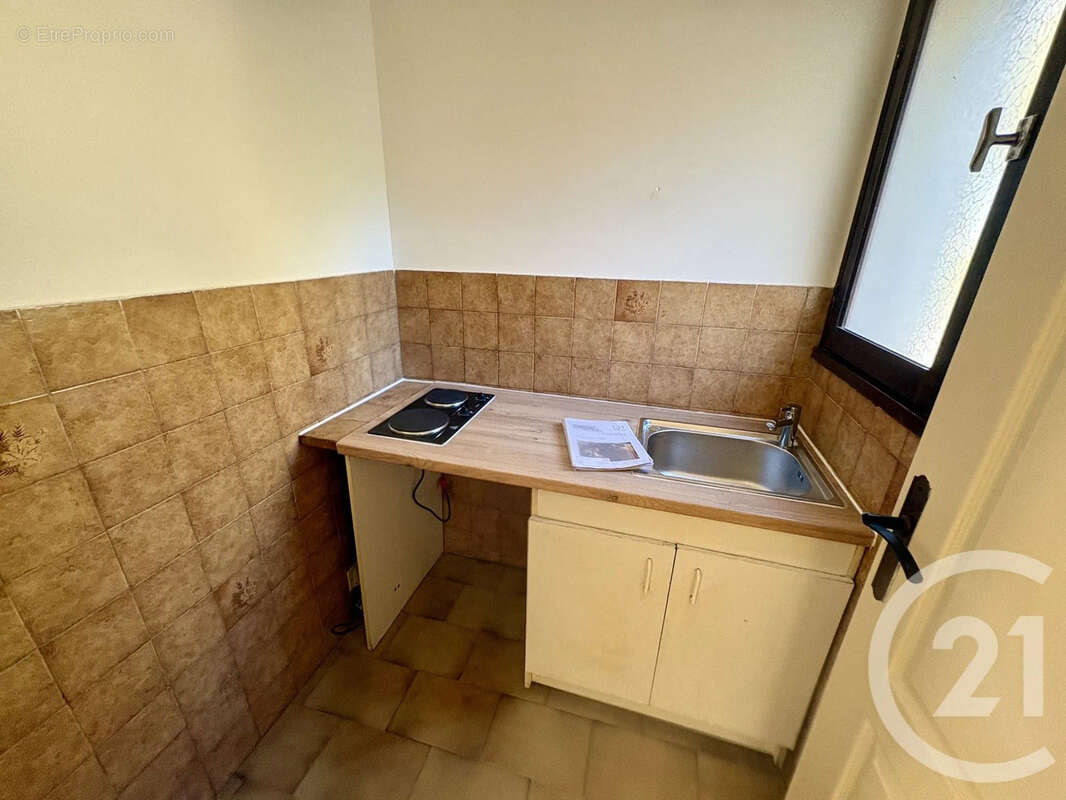 Appartement 22 m² à Six-Fours-Les-Plages  - photo 4