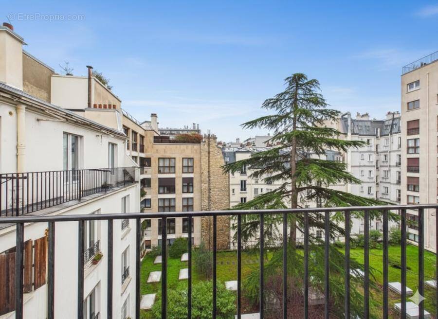 Appartement à PARIS-18E