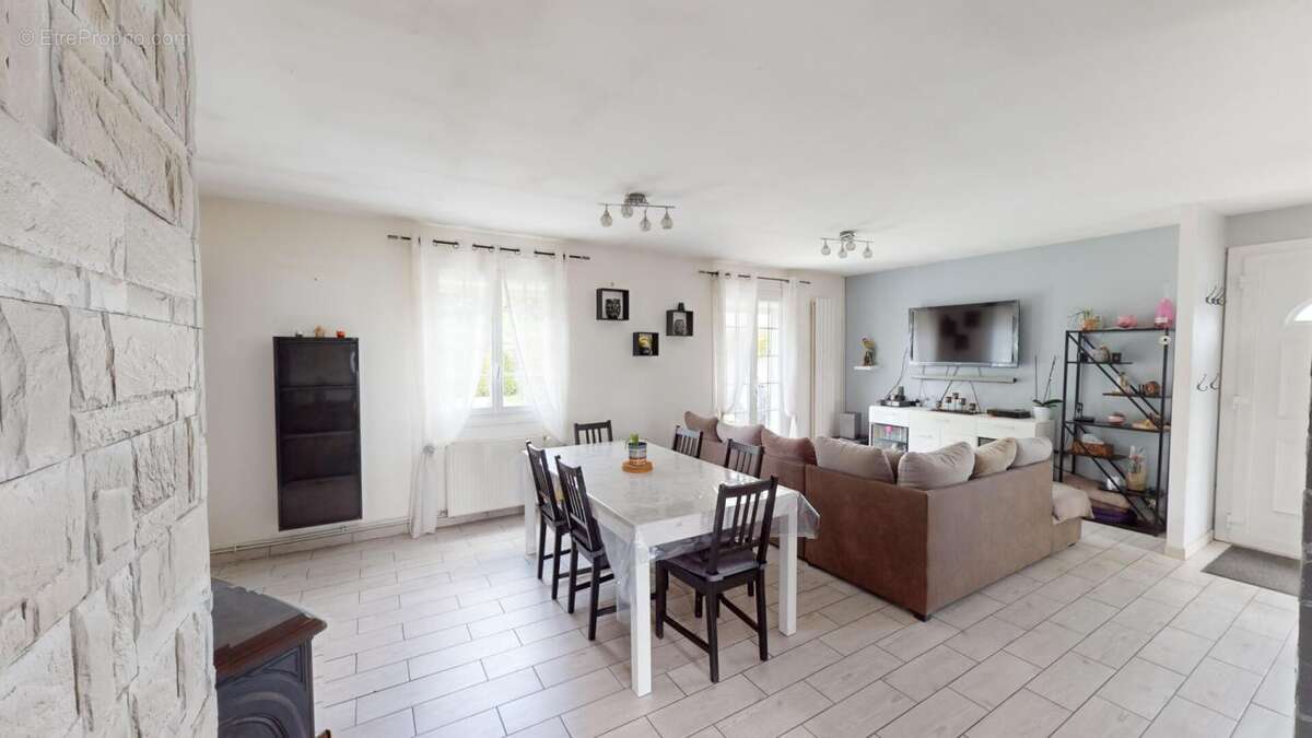 Maison à ROZAY-EN-BRIE