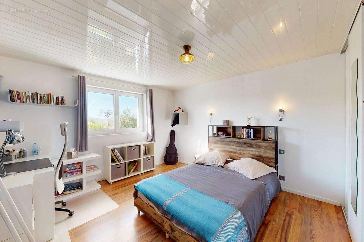 Maison à SAINT-PIERRE-D&#039;IRUBE