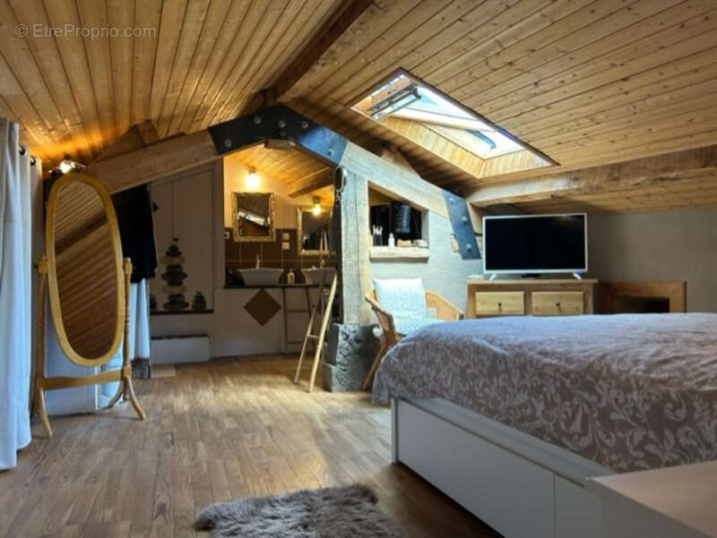 Maison à MARTRES-SUR-MORGE