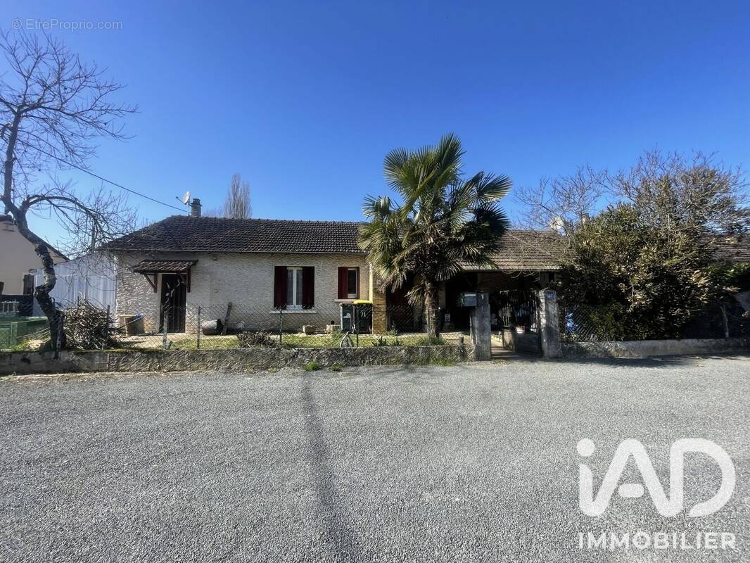 Photo 1 - Maison à LE LARDIN-SAINT-LAZARE