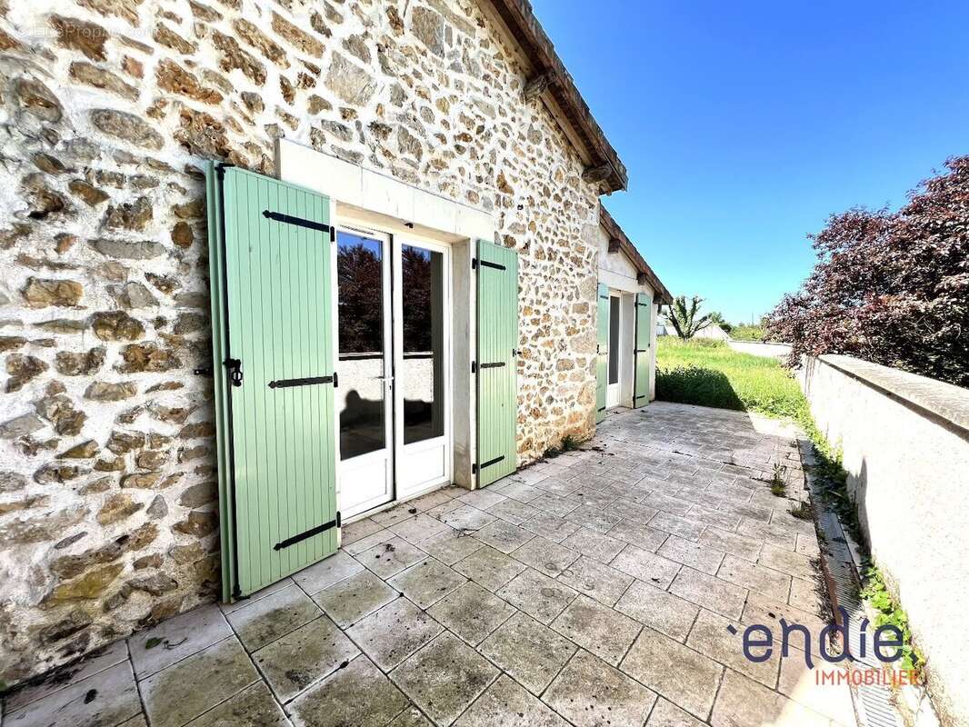 Maison à VIVONNE
