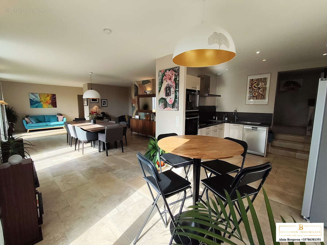 Ensemble Cuisine et Sejour - RDC - Maison à CABRIS