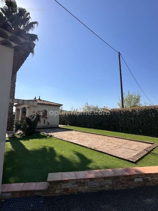 Maison à LE MUY