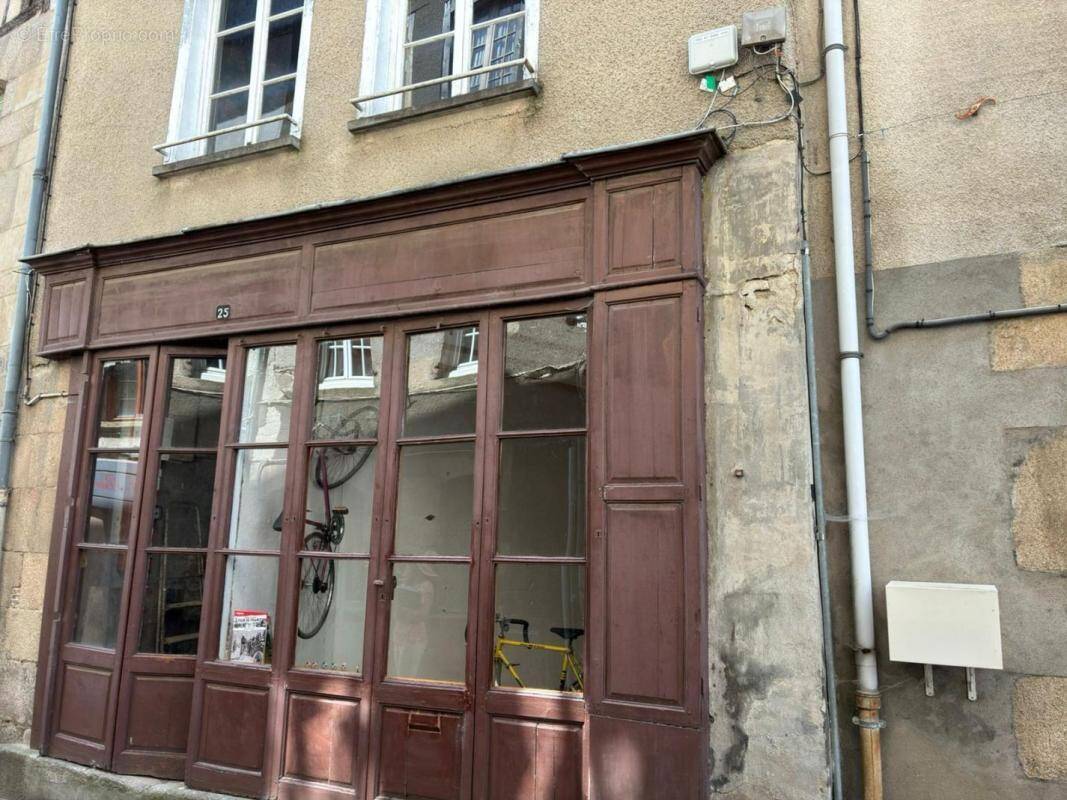 Maison à SAINT-LEONARD-DE-NOBLAT