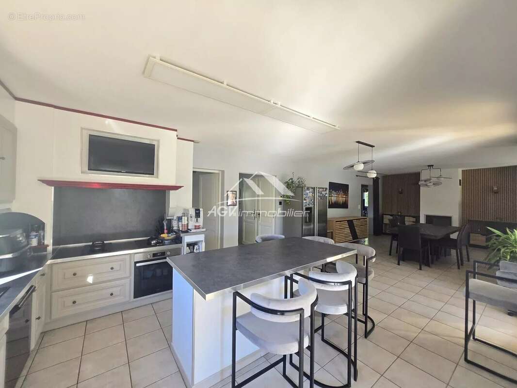 Maison à SAINT-CHRISTOL-LES-ALES