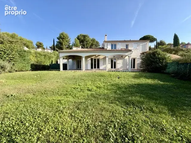 Maison t6 avec terrasse et beau jardin a vendre sur eguilles - photo 1
