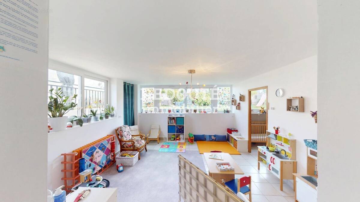 Maison à SAINT-BRICE-COURCELLES