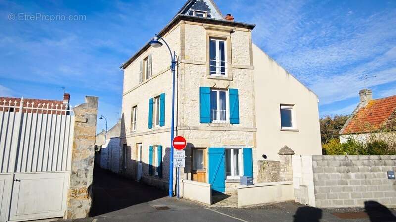 Maison à COLLEVILLE-MONTGOMERY