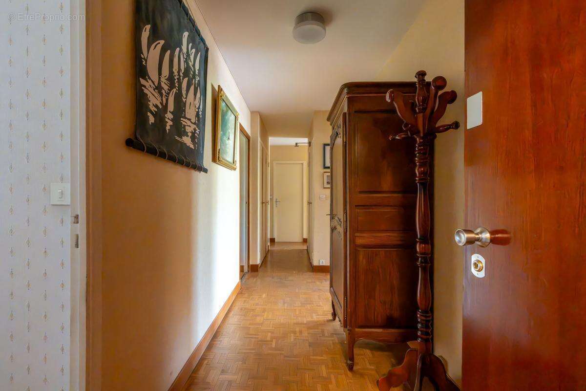 Appartement À Vendre - photo 2