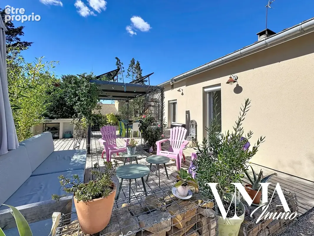 Val d'Oingt / Maison de 120m2 sur une parcelle de terrain de 920m2. - photo 18