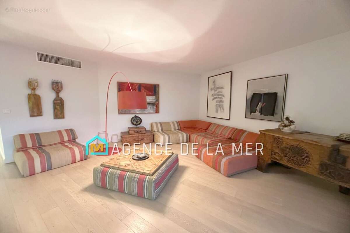 Appartement à MANDELIEU-LA-NAPOULE