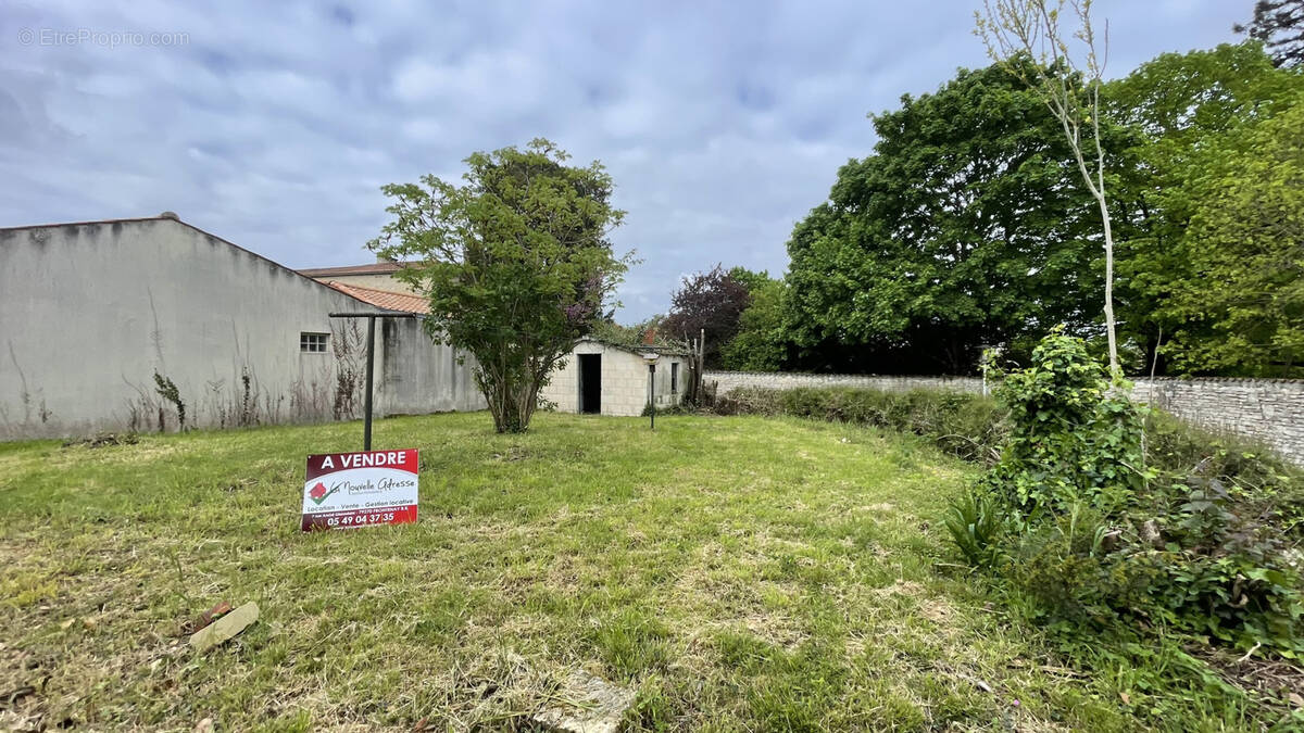 Terrain à FRONTENAY-ROHAN-ROHAN