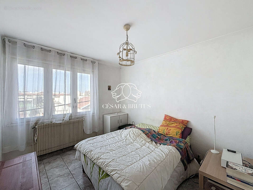 Appartement 74 m² à Venissieux  - photo 7