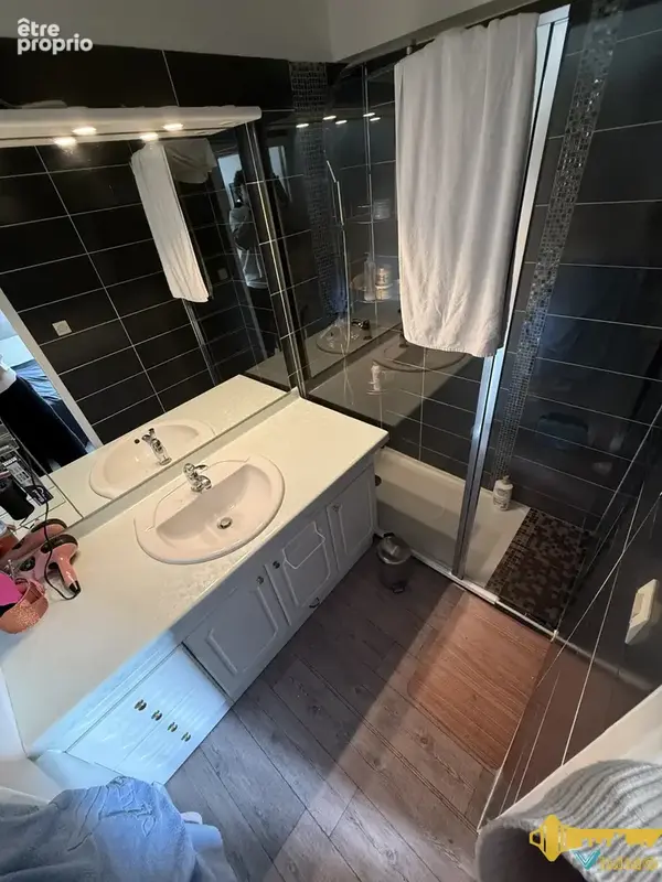 Maison avec piscine et bâtiment indépendant sur plus de 2 600 m2 de terrain - photo 8