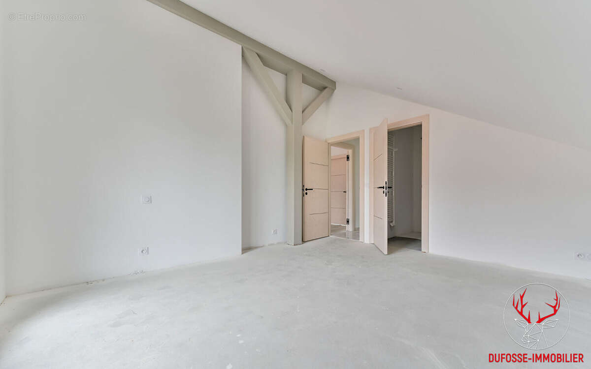 Annecy - Villa 6 pièces 240 m² et rez-de-jardin 110 m². - photo 14
