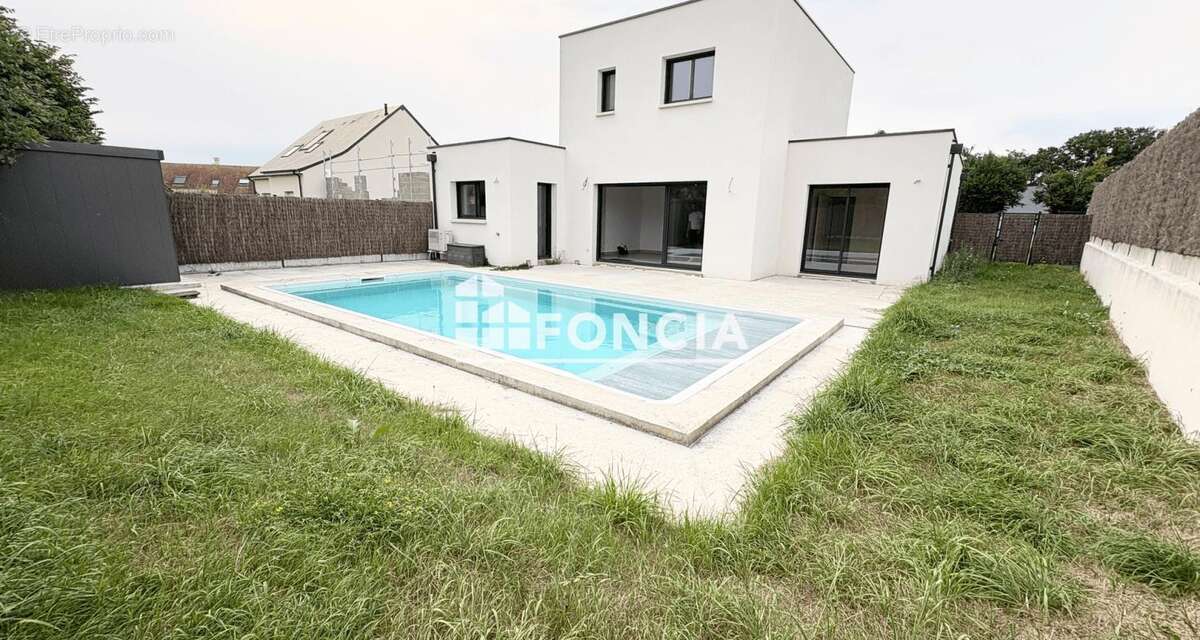 Maison à SAVIGNE-L&#039;EVEQUE