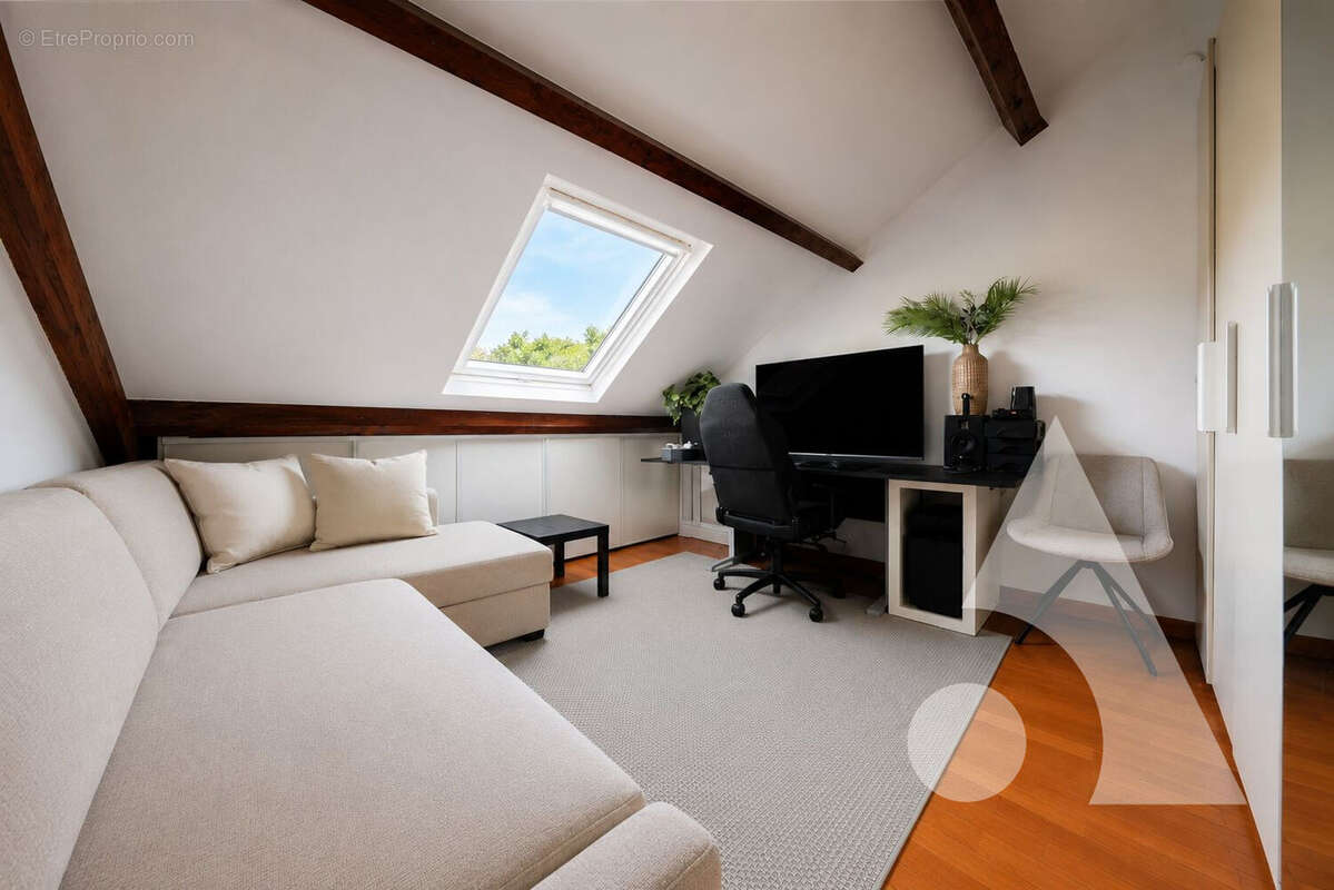 Appartement duplex 4 pièces - résidence recherchée - photo 3