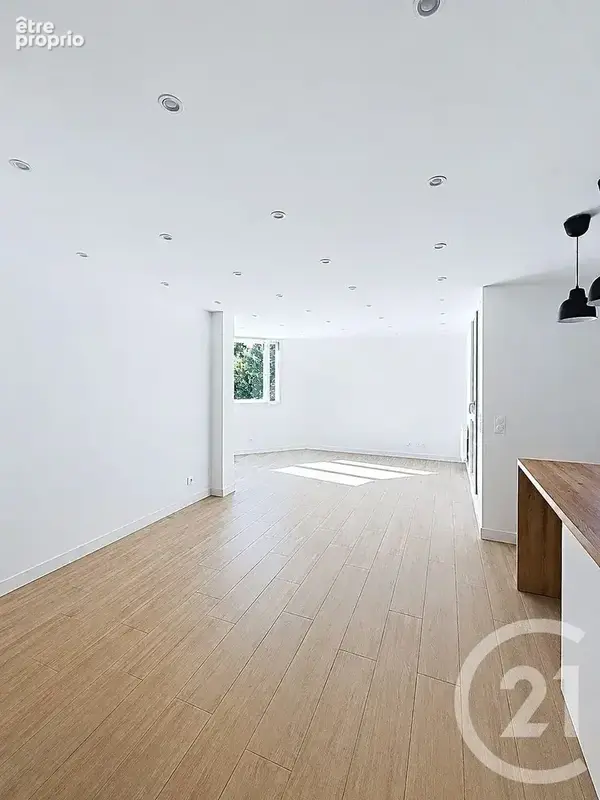 Appartement 4 pièces 83 m² à vendre à Savigny-Le-Temple (77176) - photo 2