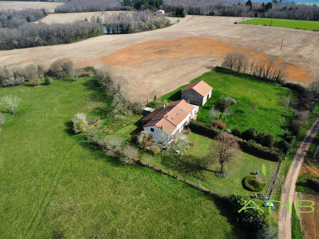Maison à YVRAC-ET-MALLEYRAND