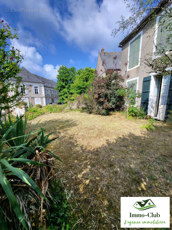 Maison à CHATEAU-CHINON(VILLE)