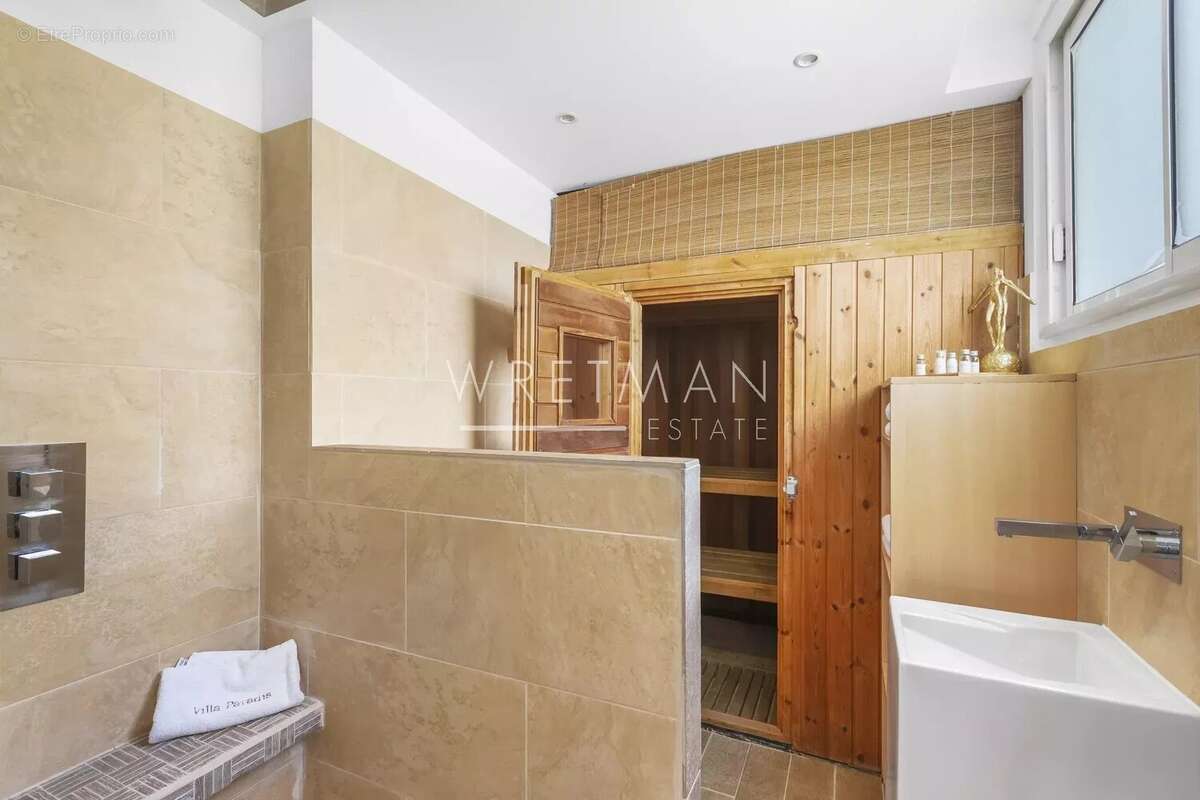 Maison à LES ISSAMBRES