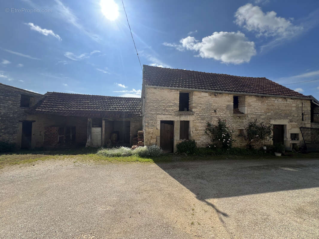 Maison à MONTBARD
