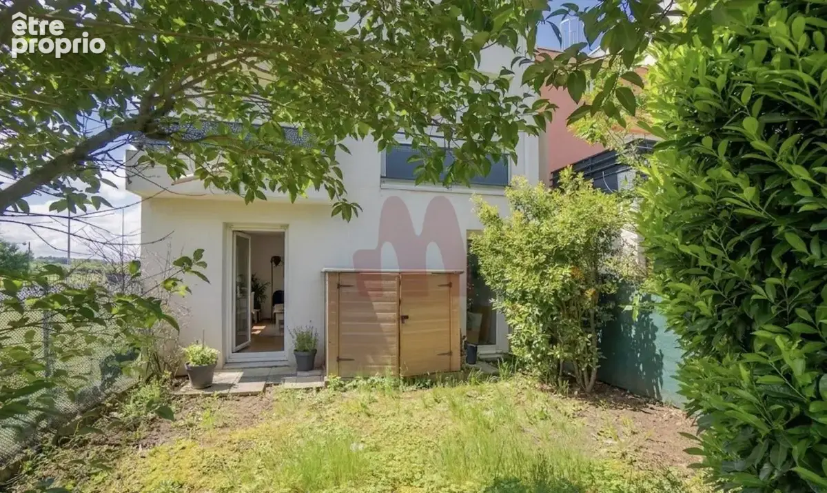 Appartement à MEYZIEU