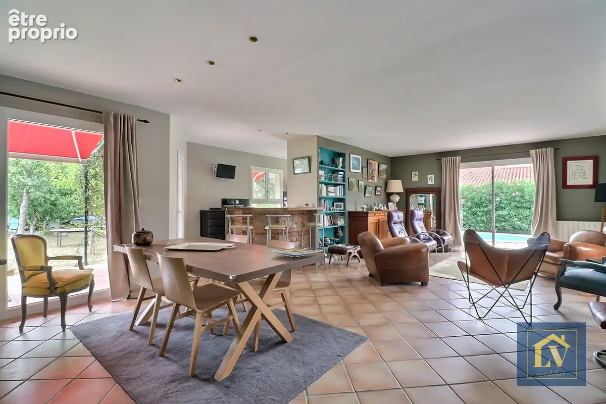 A vendre villa plain pied 5 pièces avec garages, jardin et piscine - photo 7
