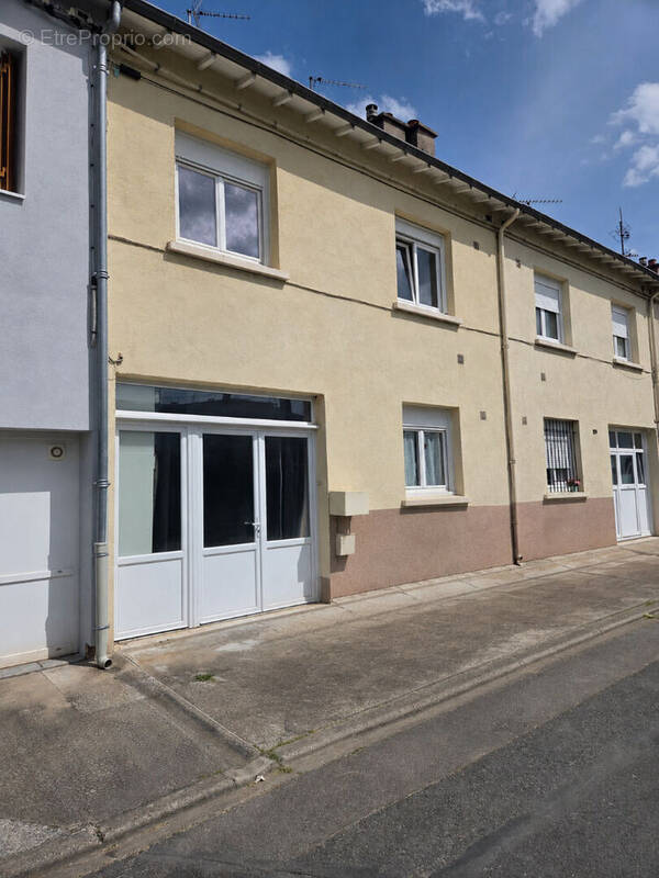 Maison à YZEURE