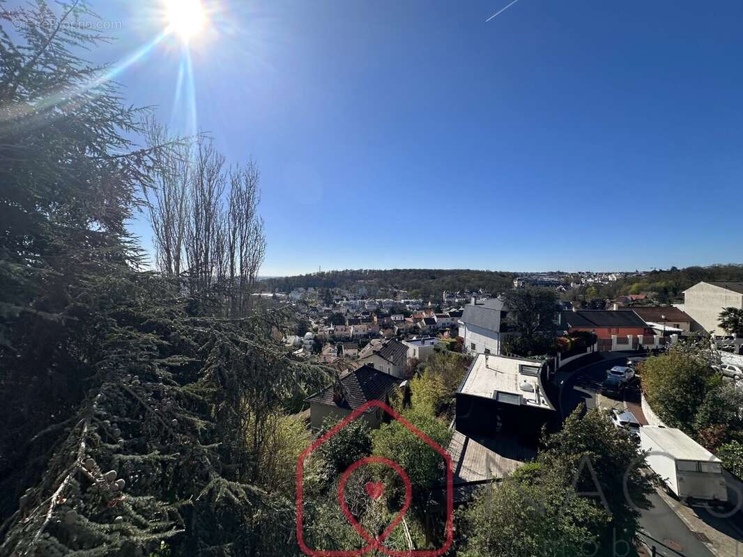 Appartement à LE PLESSIS-ROBINSON