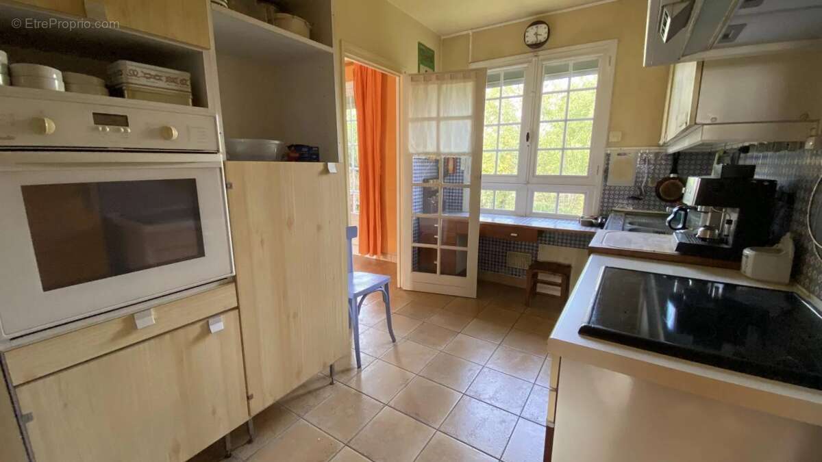 Maison à LES CLAYES-SOUS-BOIS