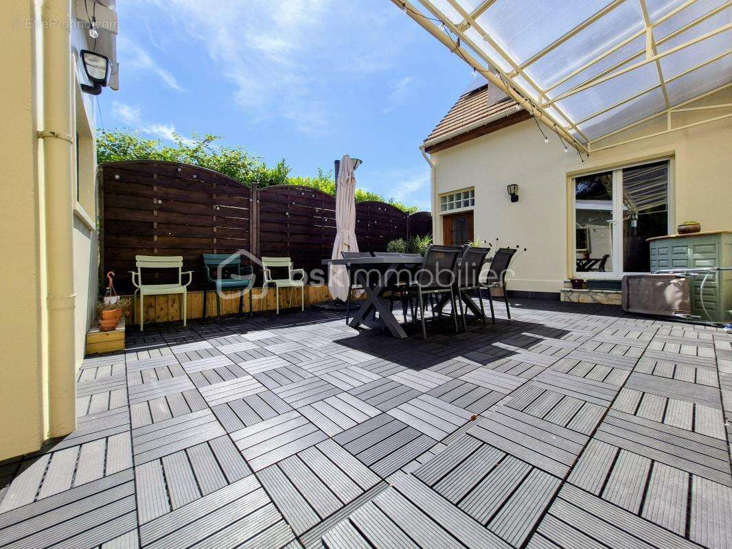 Charmante maison non mitoyenne de 135 m², 6 pièces, 4 chambres, quartier mont-valérien – dpe b - photo 7