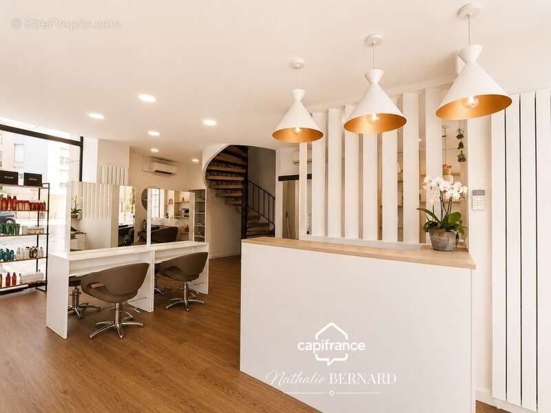 Salon de coiffure – emplacement d’angle – centre-ville d’agen - photo 2