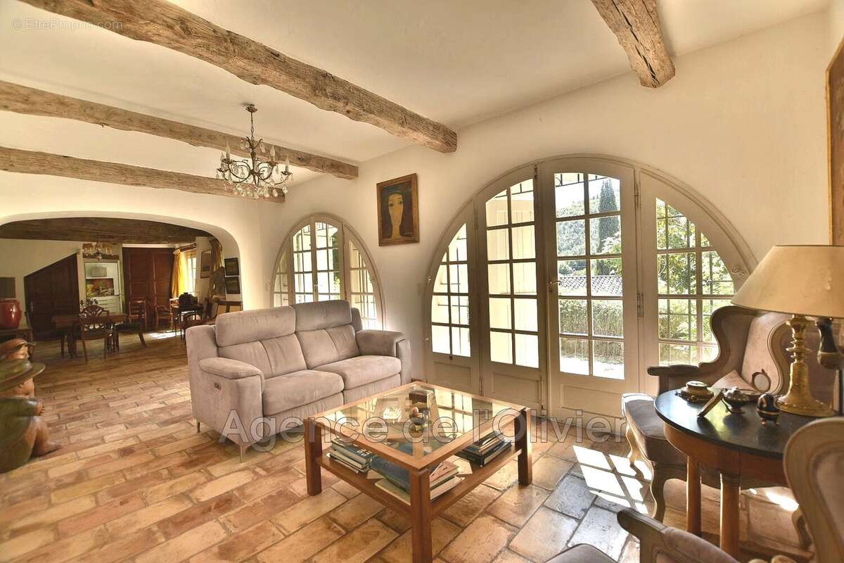 Maison à LE BAR-SUR-LOUP