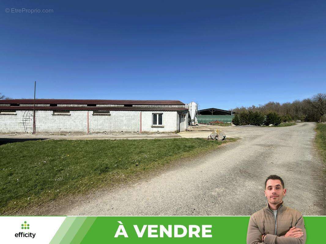 Maison à SOMMIERES-DU-CLAIN