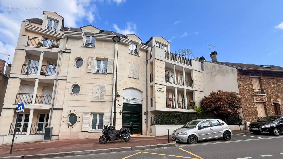 Appartement à LE PLESSIS-ROBINSON