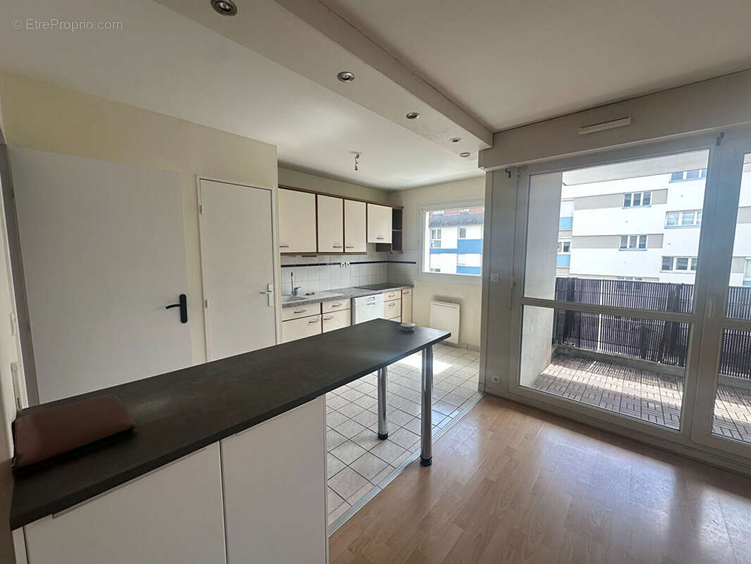 T3 de 75 m²  - Résidence de standing des années 2000 (St-Brieuc) - photo 5