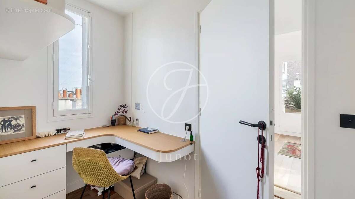 Appartement à PARIS-18E