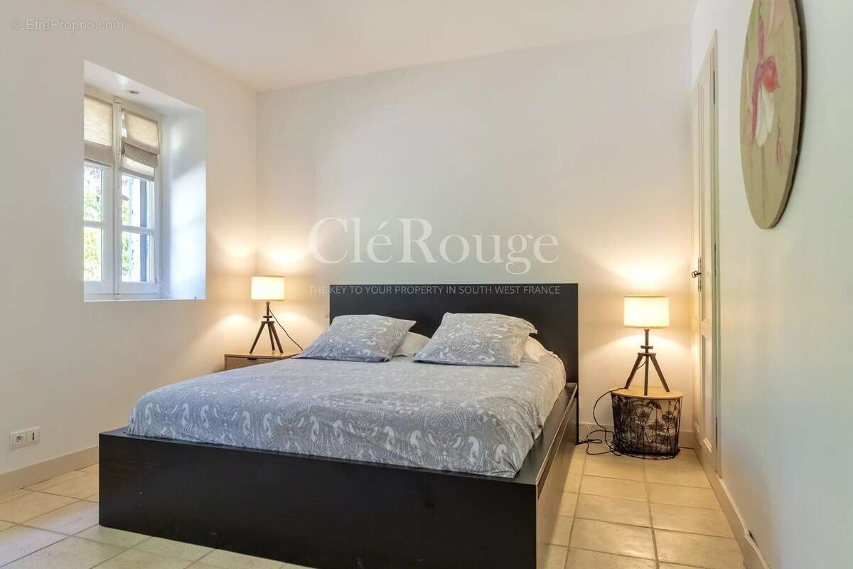 Élégante propriété avec vue sur le lac au cœur d'un golf prestigieux - photo 16