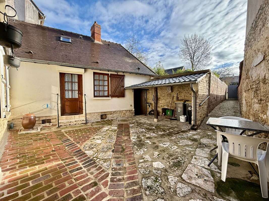 59606413d.jpg - Maison à CHAUMONT-EN-VEXIN