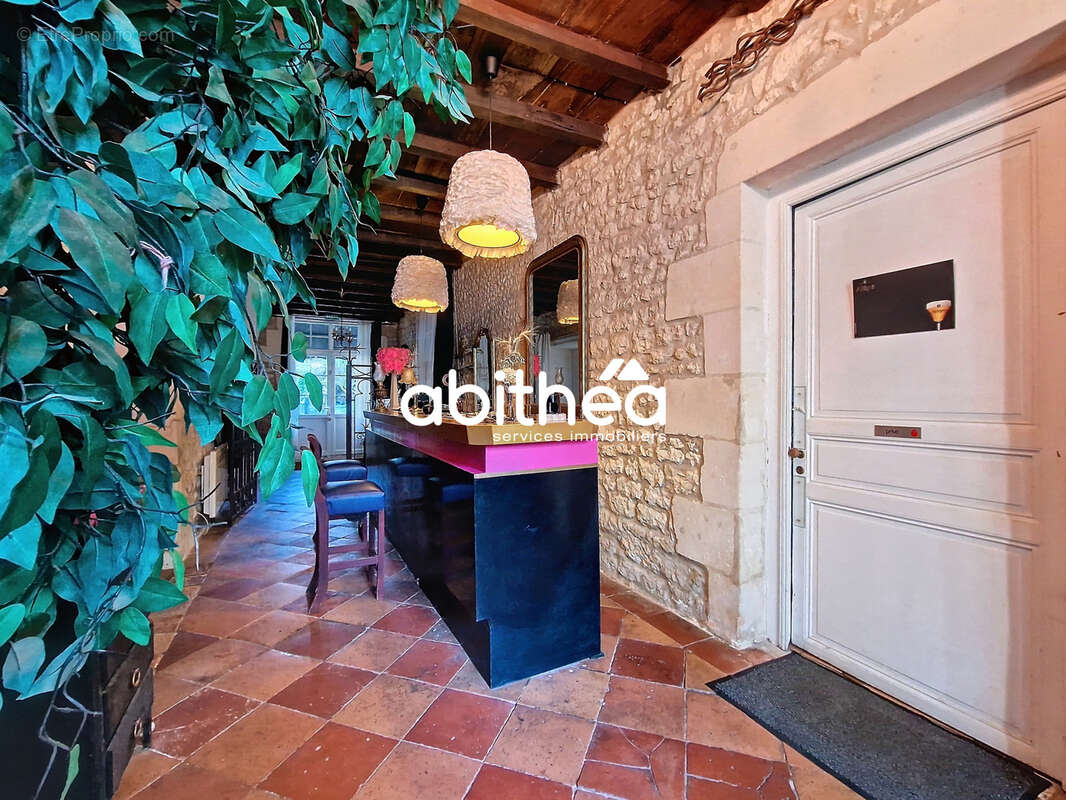 Maison à SAINT-GENIS-DE-SAINTONGE