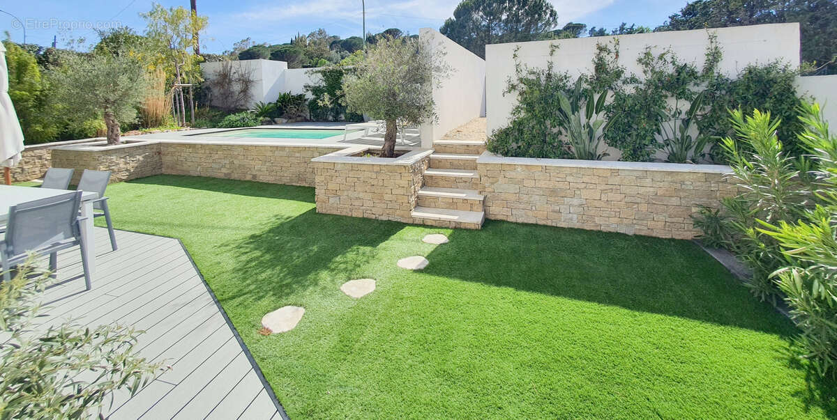 Maison à ROQUEBRUNE-SUR-ARGENS